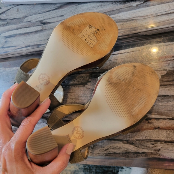 Michael Kors Berkeley Sandal - Picture 4 of 4